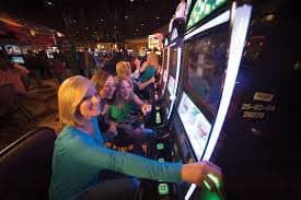 Live Casino Baccarat Roulette Table ဂိမ်းများ အနီးကပ်မြင်ကွင်း